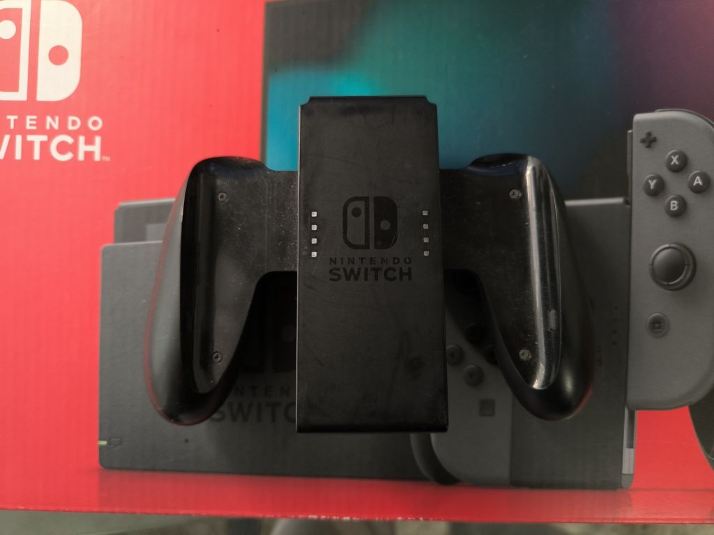 Продам Nintendo switch 2 ревизия с играми zelda breath of the wild, pe