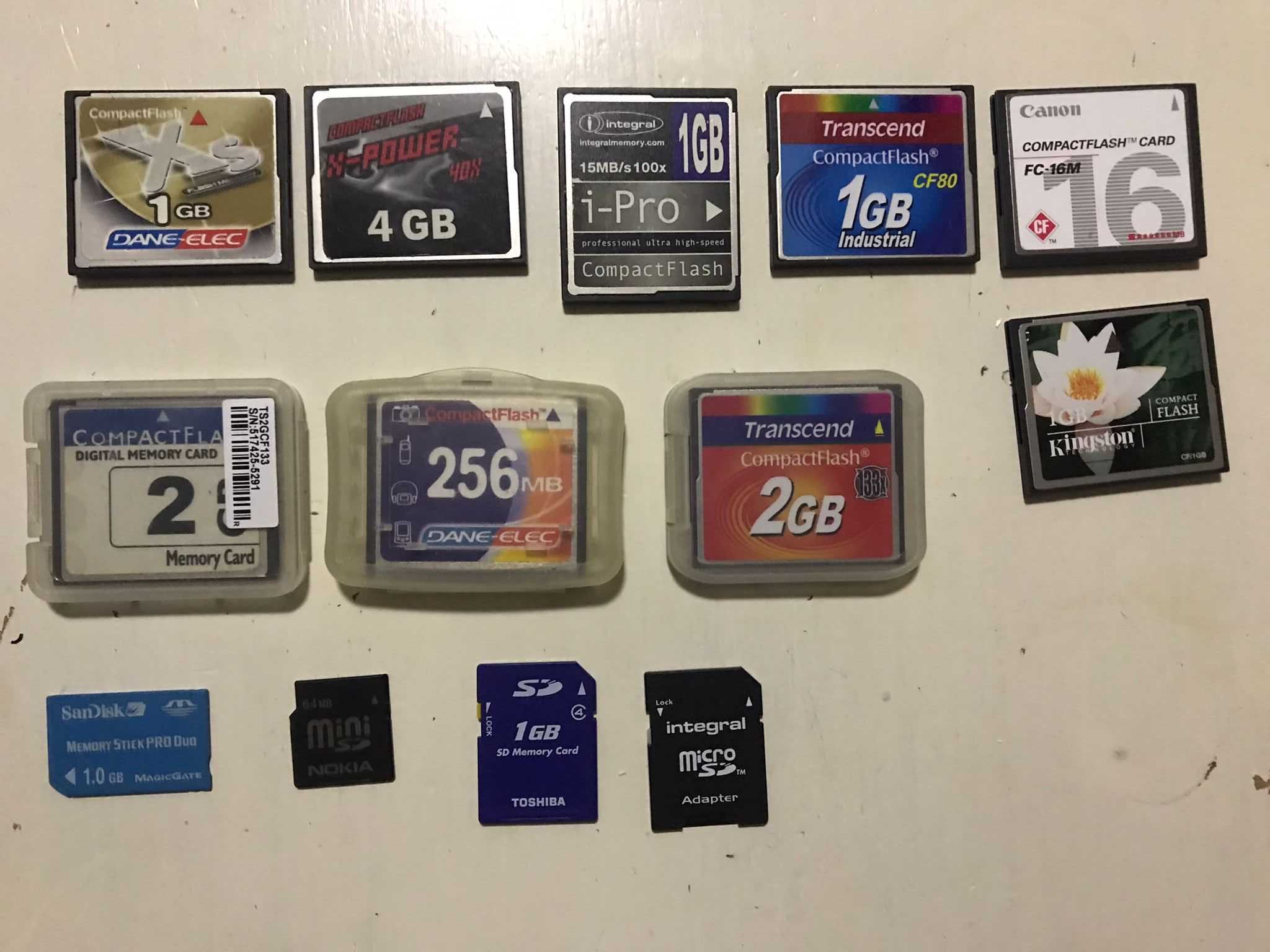 Lot Carduri de memorie 1 gb, 2 gb, 4gb, 8 gb