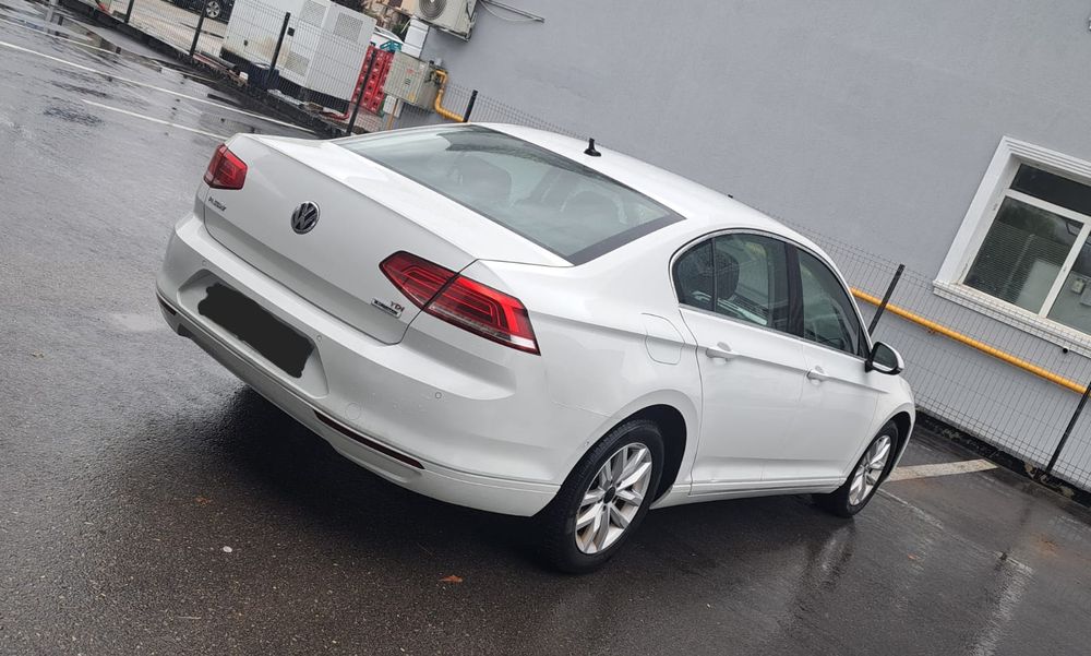 Volkswagen Passat /