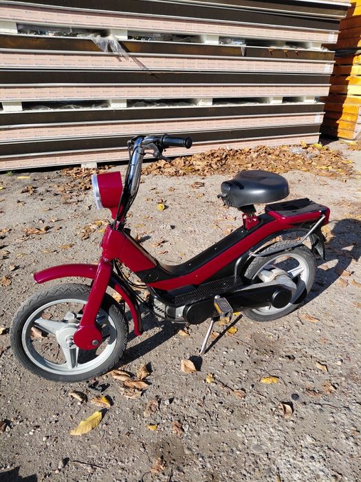 Scuter,Moped Piaggio Grillo cu pedale.