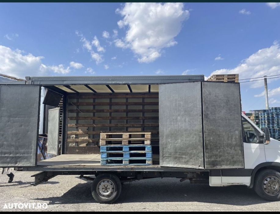 Iveco daily 8 europaleti cat B volan stanga
