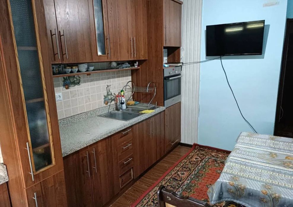 Юнусабад-8 квартал 2/5/9 57м2 общий коридор ор-тир  Принц кафе