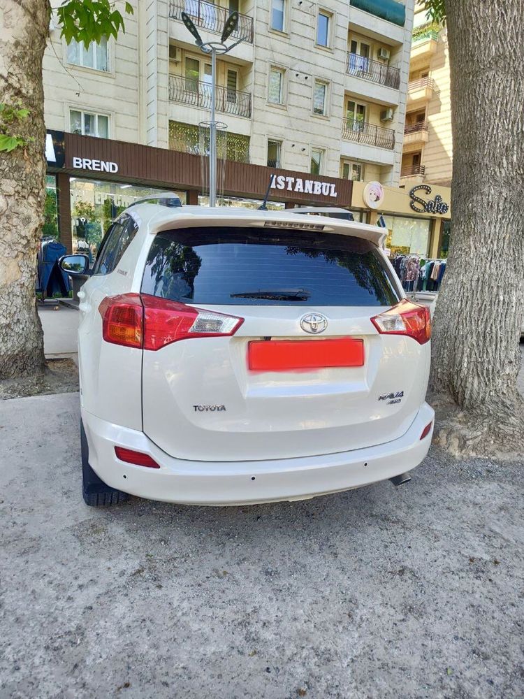 Tоyota Rav4 Cотилади