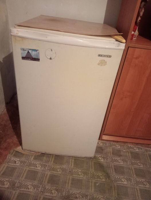 Холодилник маленки