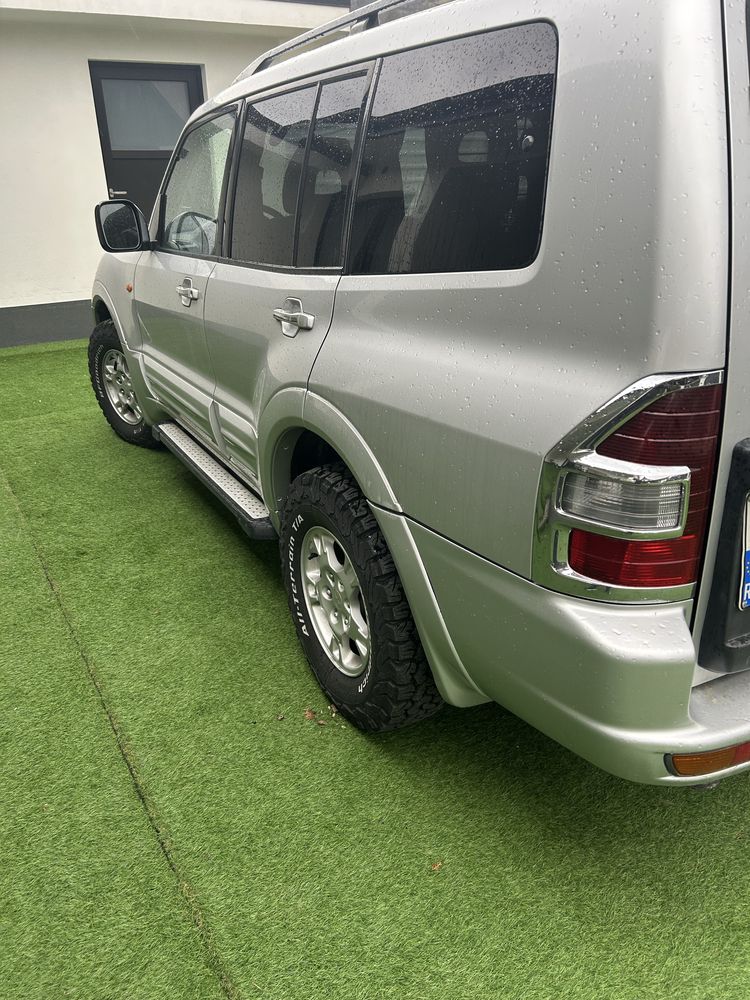 De vanzare Mitsubishi pajero 2001 automat si autoutilitara