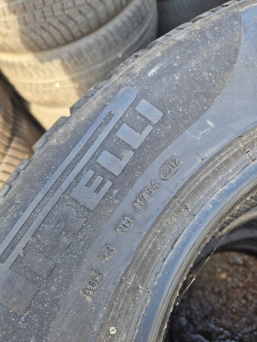 4 Anvelope de IARNA - 215/65/16 - PIRELLI Stare buna DOT Vechi