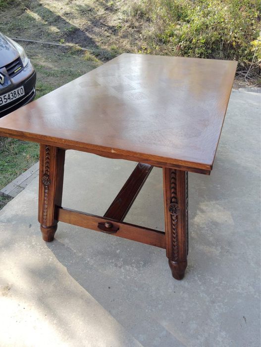 Разтегателна трапезна маса