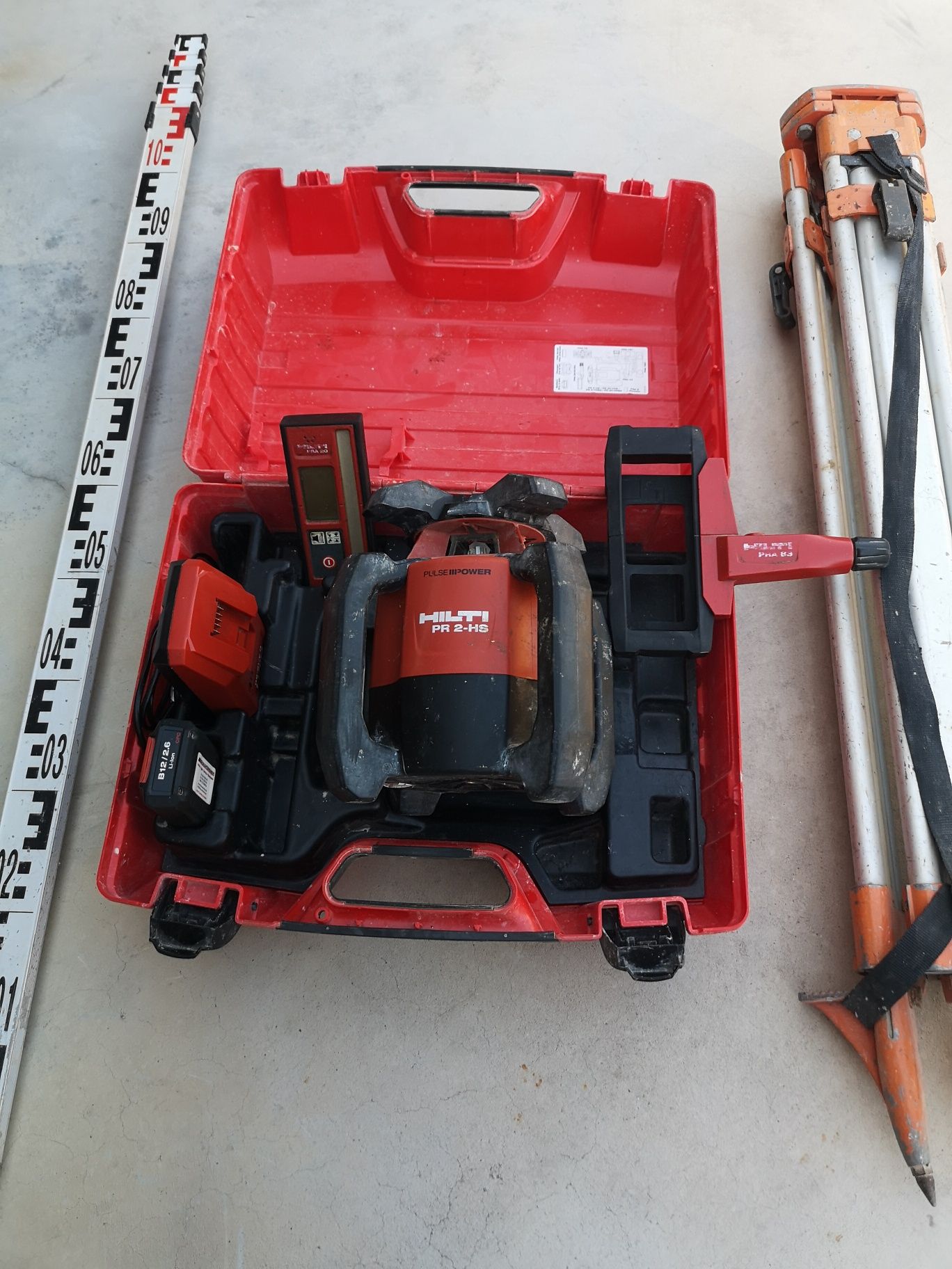 Ротационен лазерен нивелир Hilti PR 2-HS