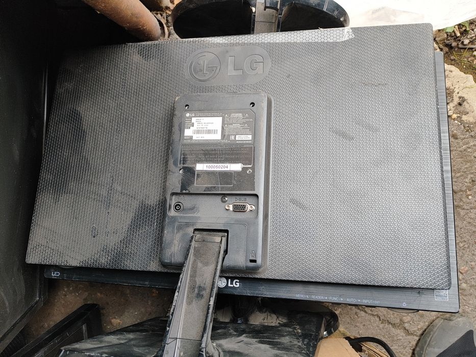 Продаю монитор без проводов. Подробно в объявлении