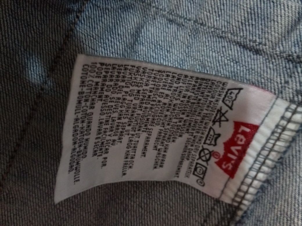 Продам LEVI'S джинсовую куртку.