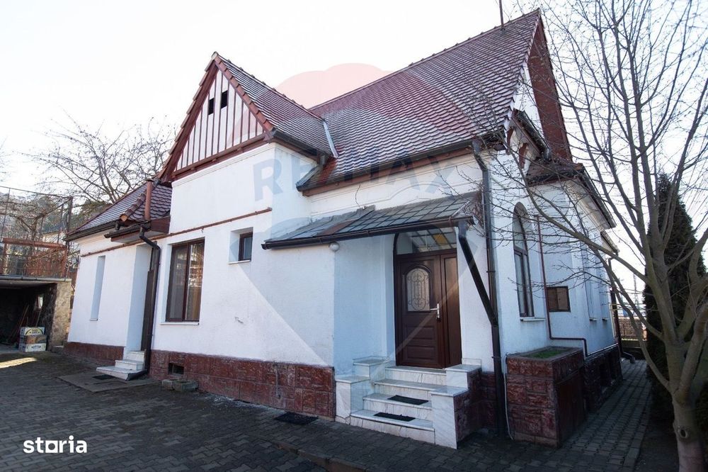 Casă / Vilă cu 6 camere de vânzare în zona Centrală