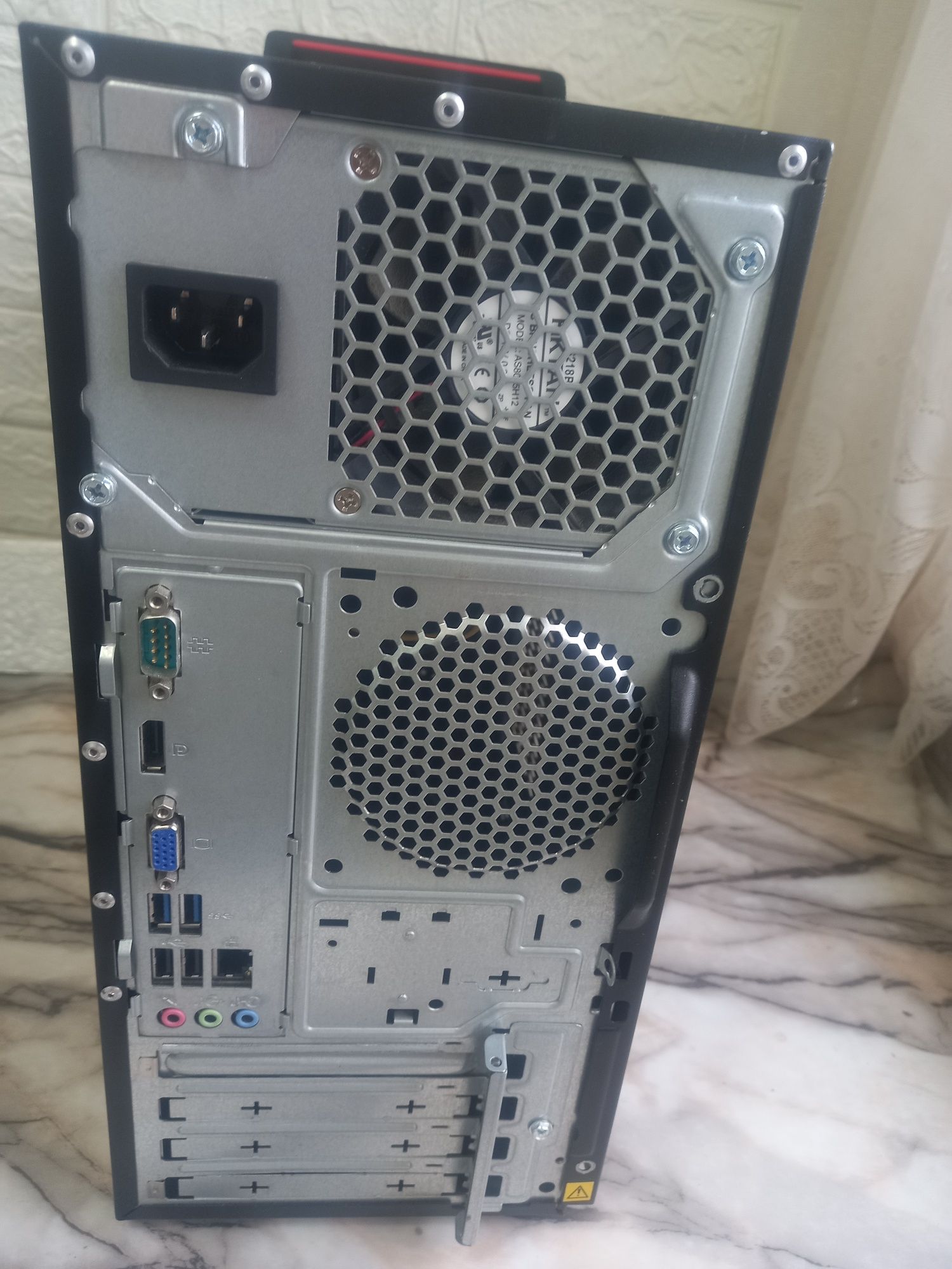Мощен компютър Lenovo Intel® Core™ i5-6600 8gb DDR4 Ssd+Hdd