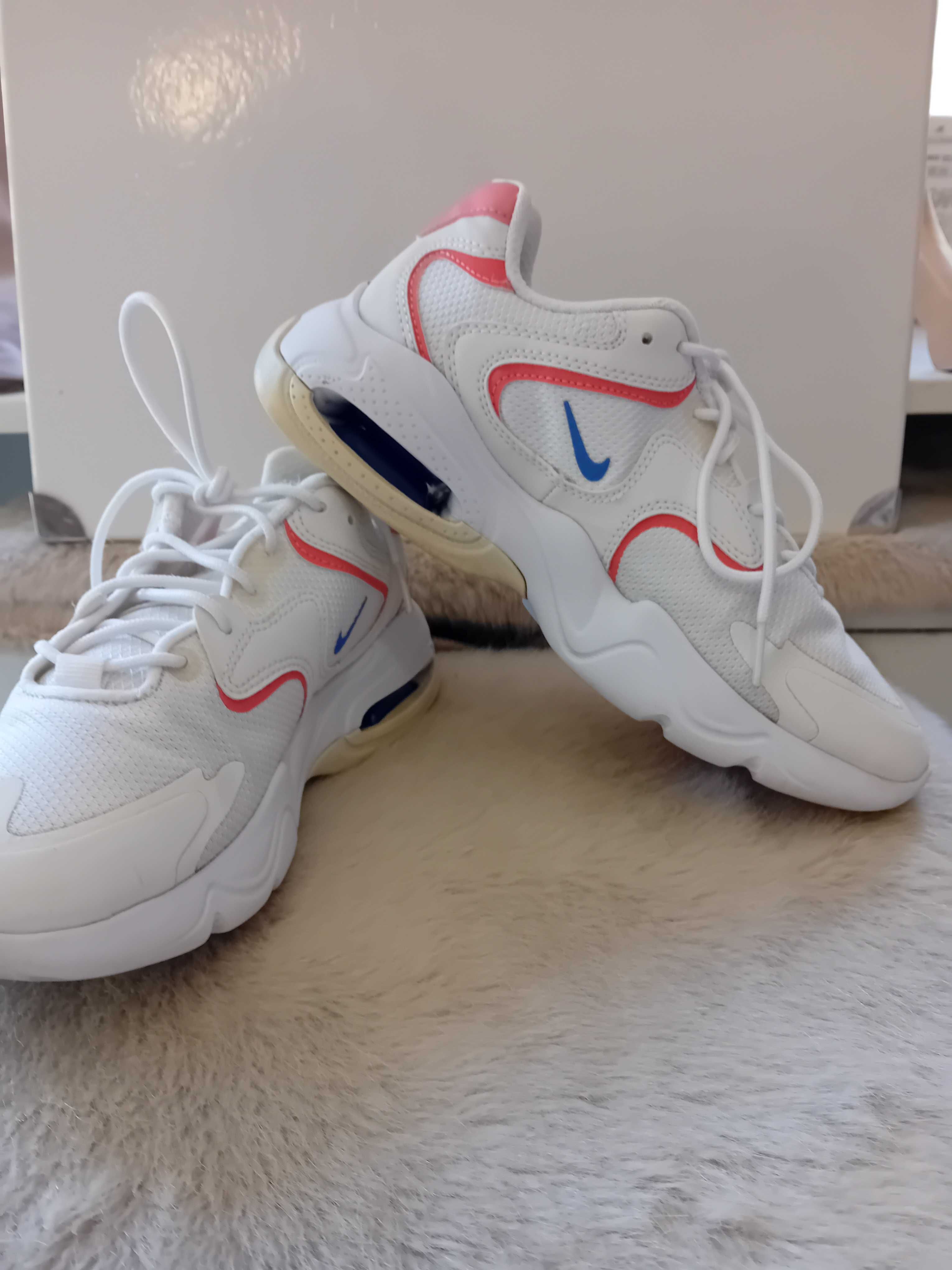 Маратонки найк NIKE