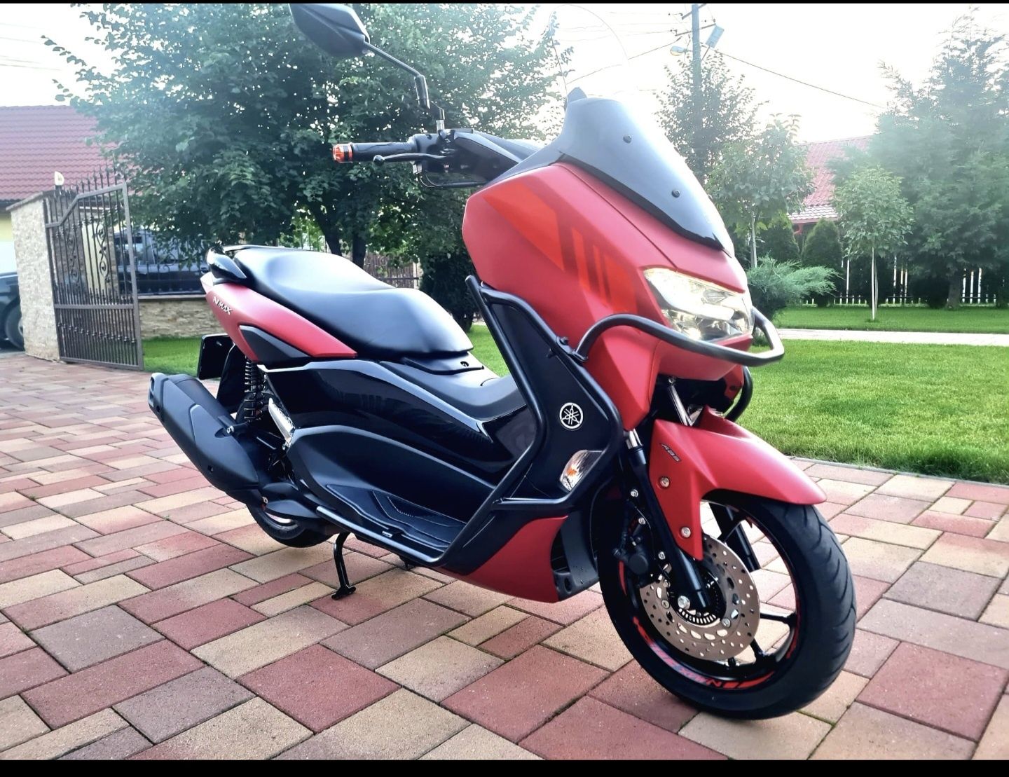 Yamaha N max  125 cm