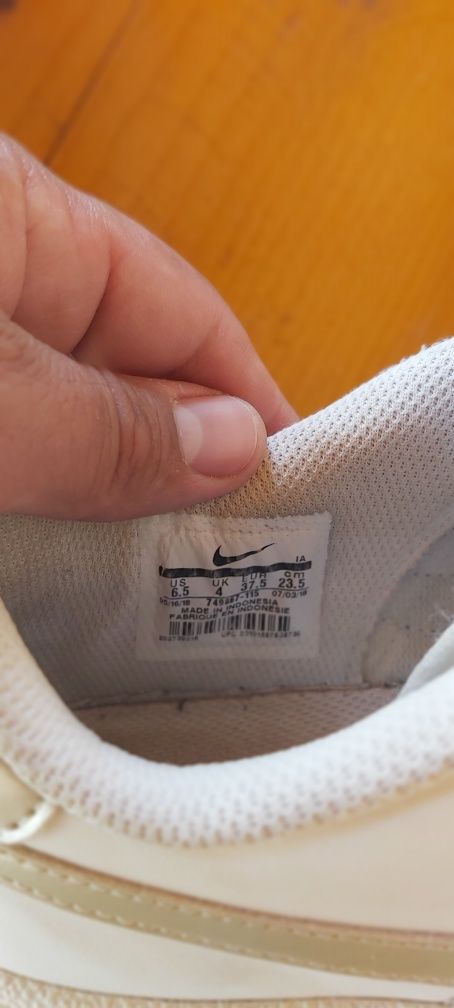 Adidasi Nike dama marimea 37,5