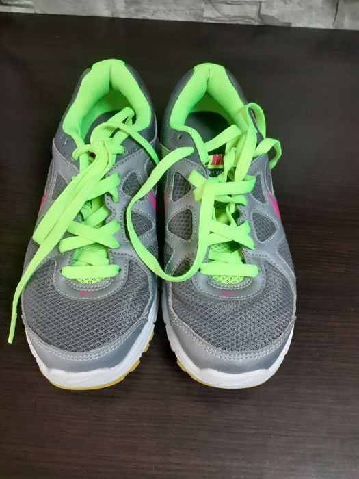 Adidași Nike 37,5