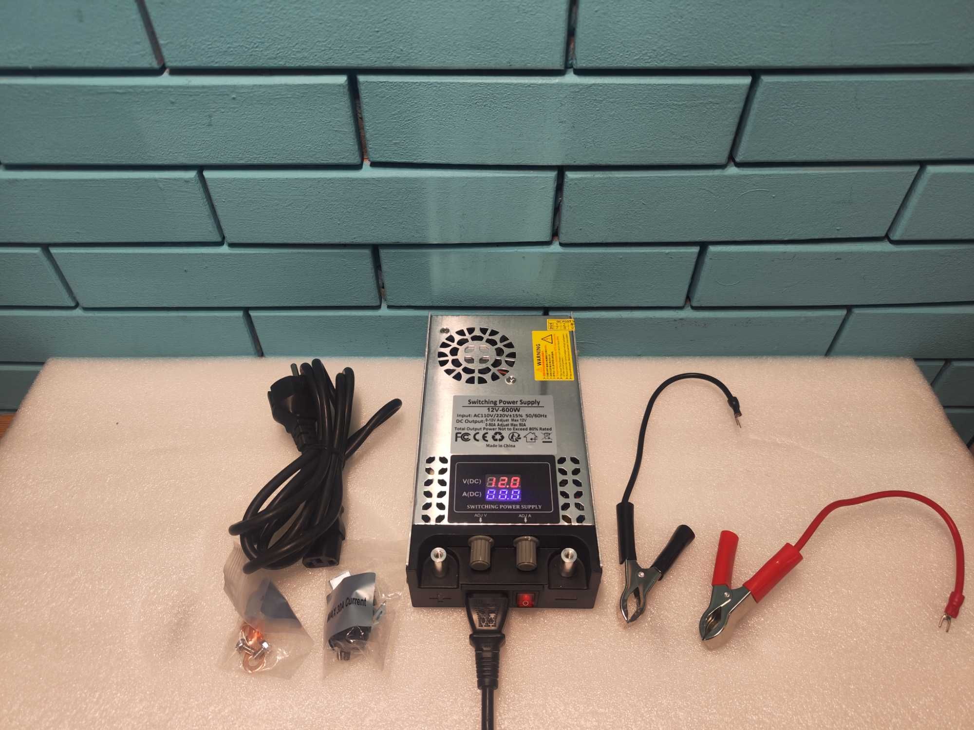 Регулируем захранващ блок DC 0-12V 600W с LED дисплей