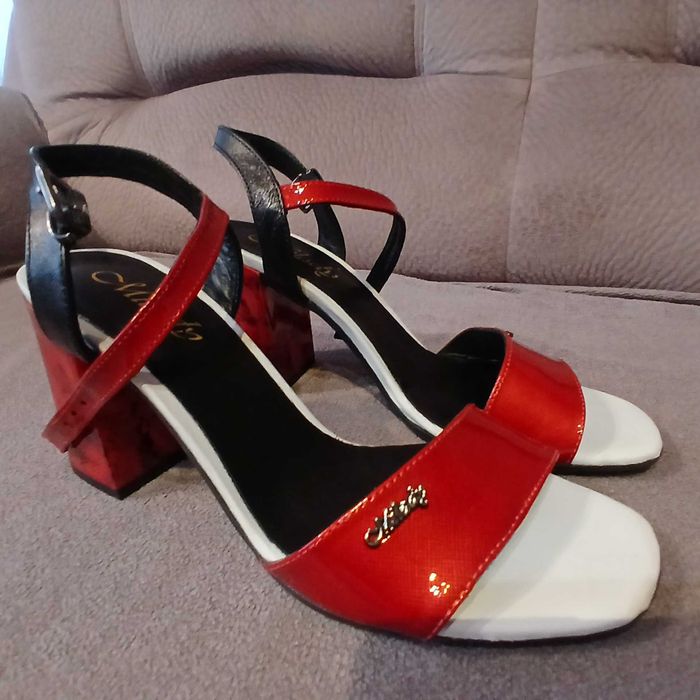 Дамски сандали висок ток - нови