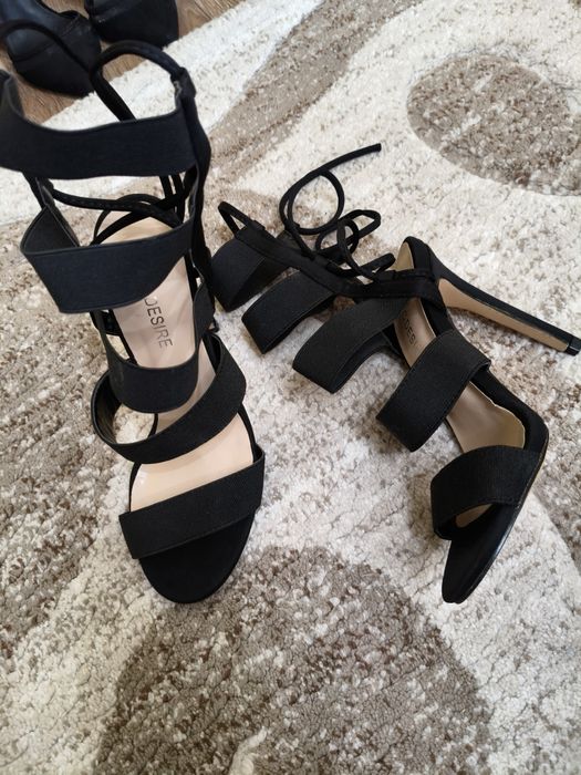 Vând Pantofi si sandale