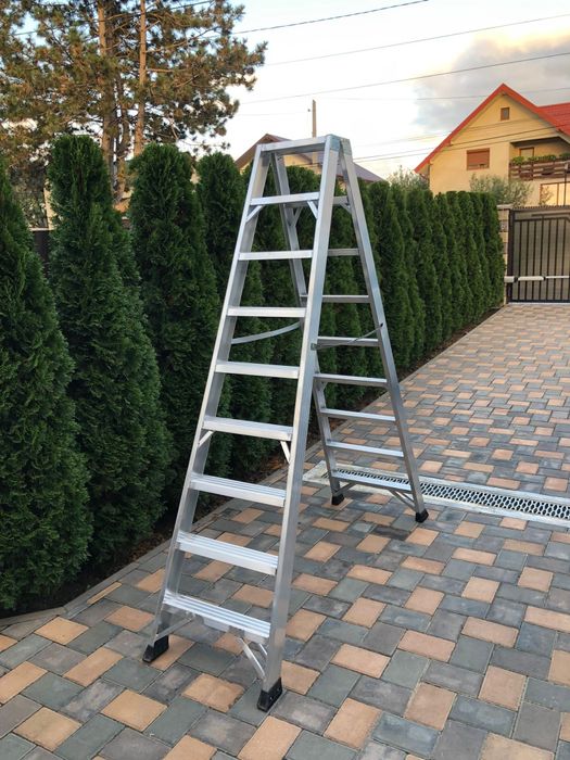 Vând scări de aluminiu