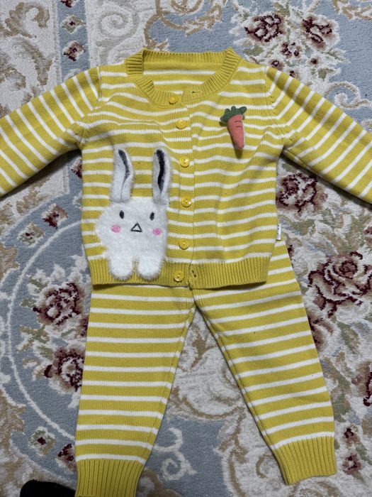 Отдам даром одежду для маленьких