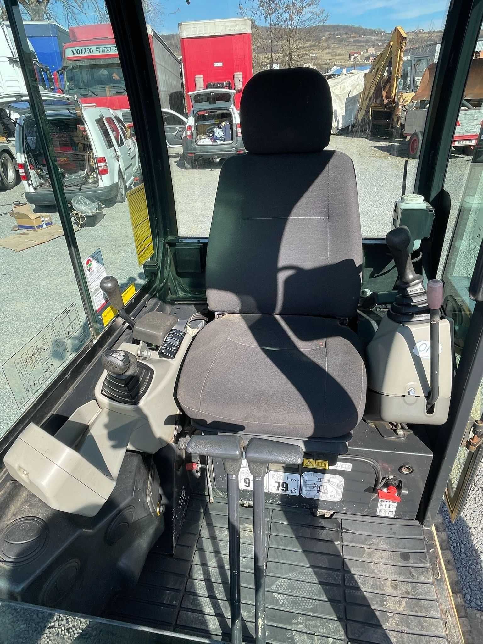 Miniexcavator Yanmar SV18, 1.9 tone