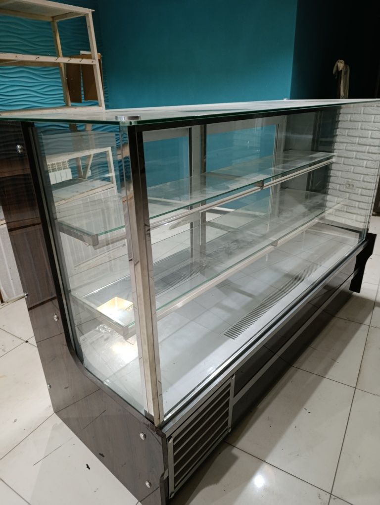 Продается витринный холодильник AZN BX-2.0 (кондитерская)