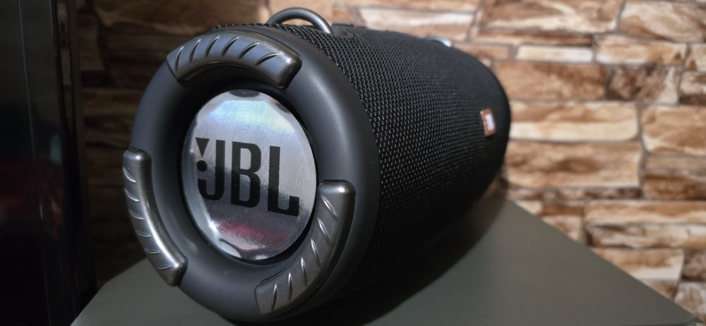 JBL. 2X30W С ФМ радио