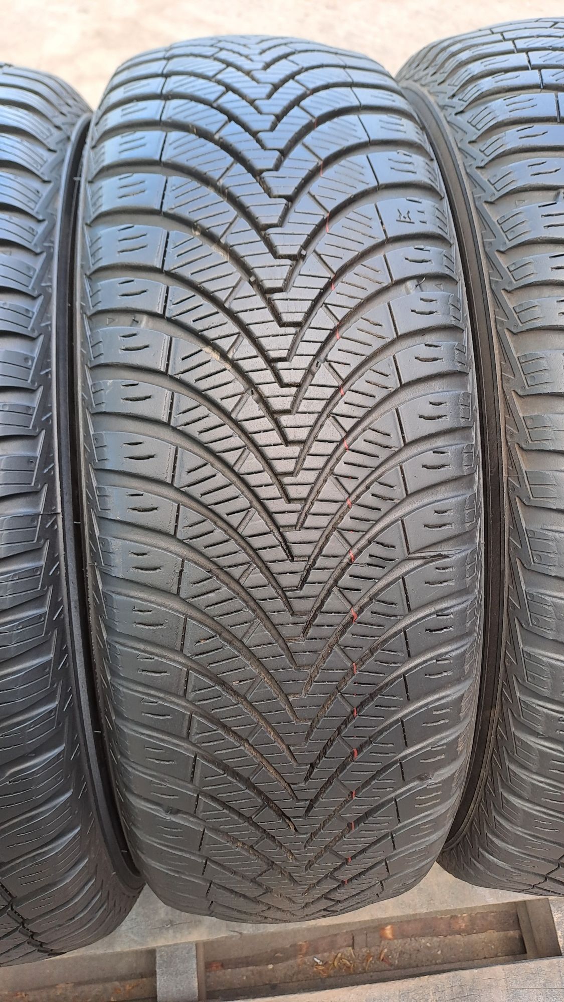 4бр. 2023г. Всесезонни 185/65/15 Kumho Solus 4S