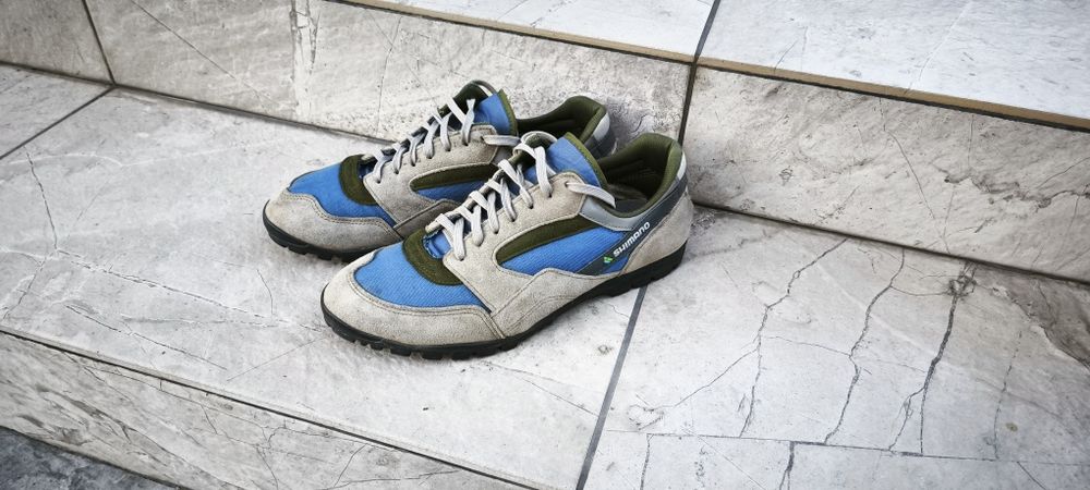 Vand 2 Perechi pantofi spd