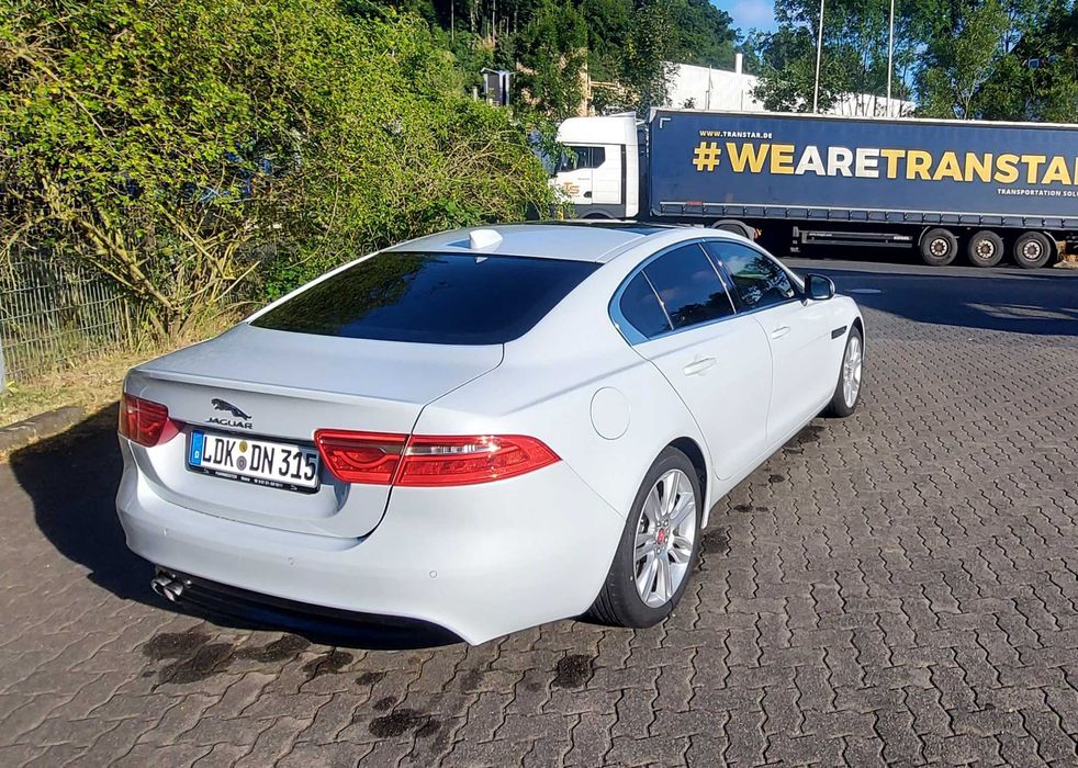Jaguar Xe Prestige Alb Perlat 2017