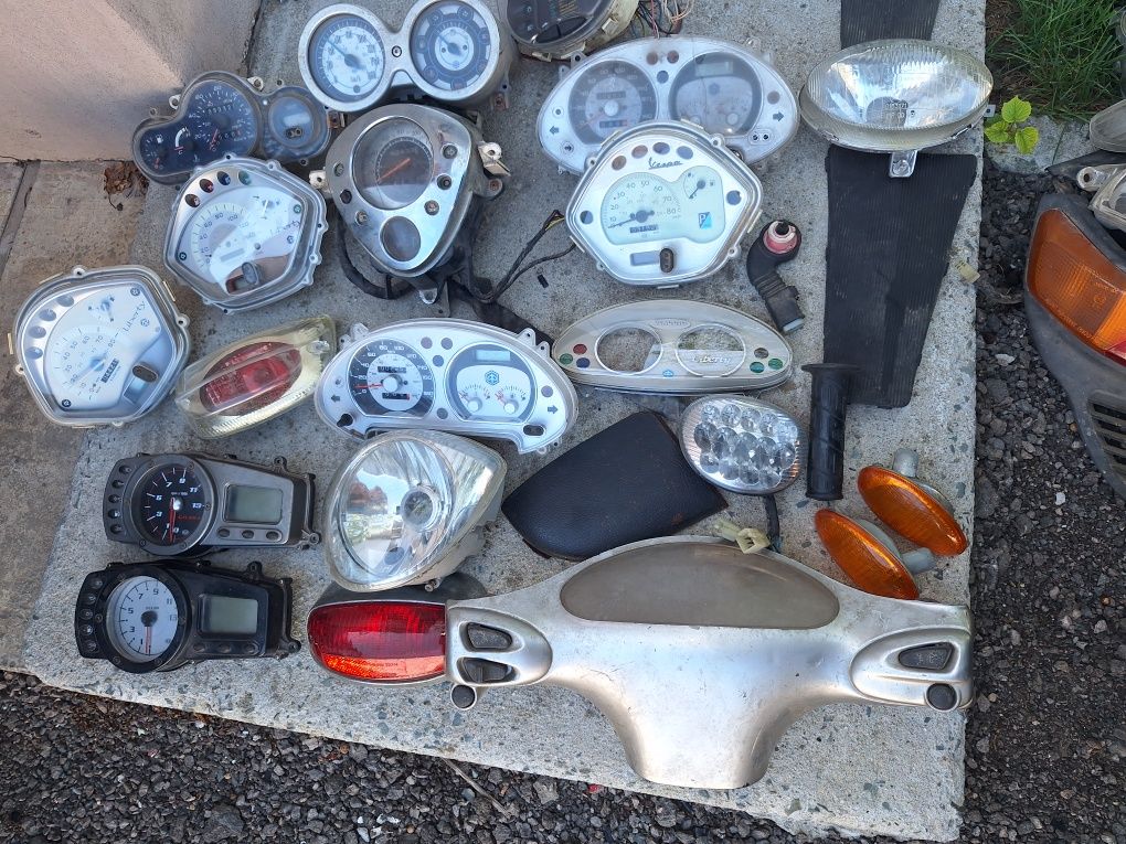 Ceasuri de bord,faruri scutere,Vespa,liberty,gilera
