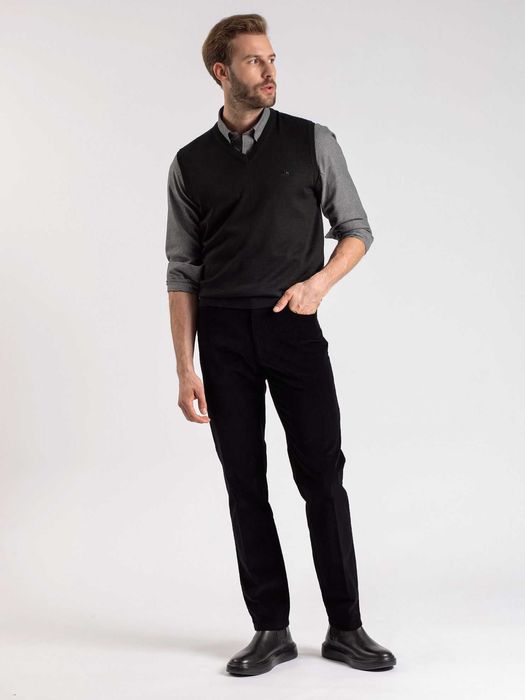 Продается Безрукавка KARACA.
Цвет: черный. Остался один размер 48 (М)