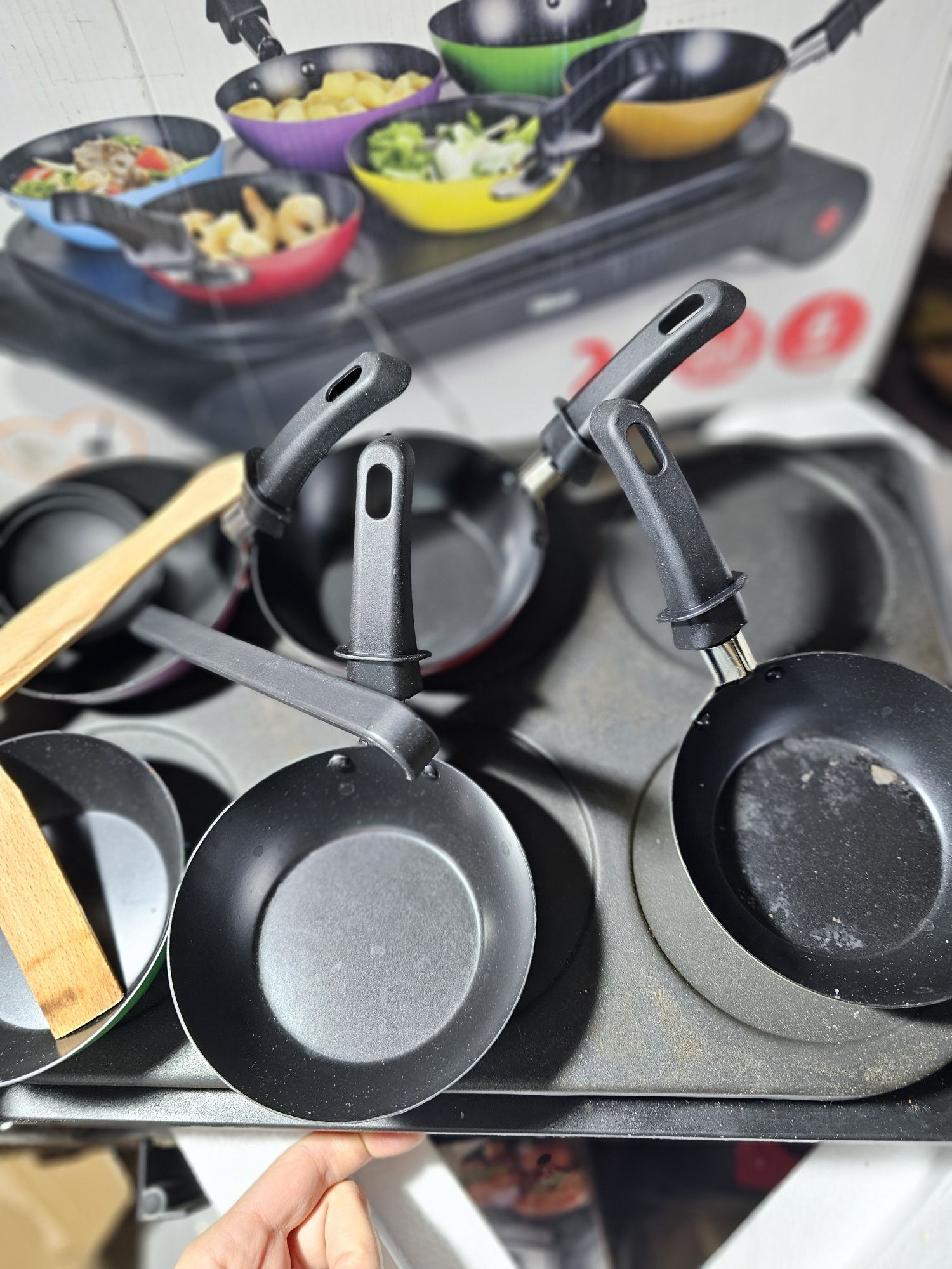 Set wok Tristar BP-2827, Plita, 1000 W, 40 x 27.5 cm, 6 Tigai colorate