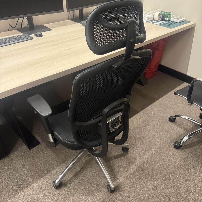 Ергономичен офис стол