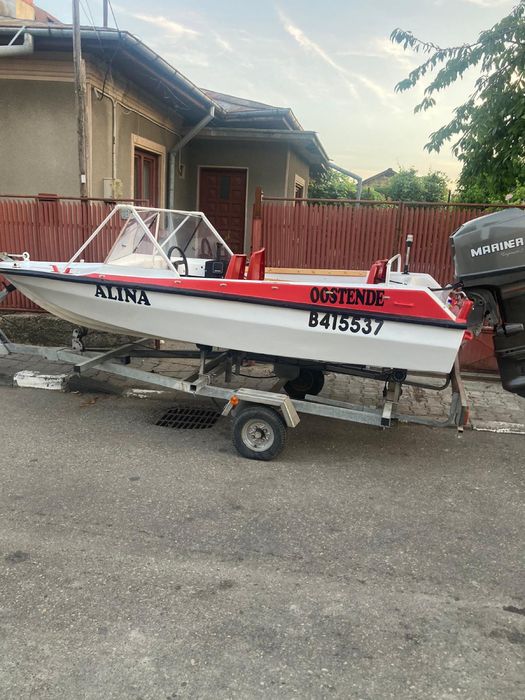 Vand barca 4m/1,6m cu motor defect fara piridoc