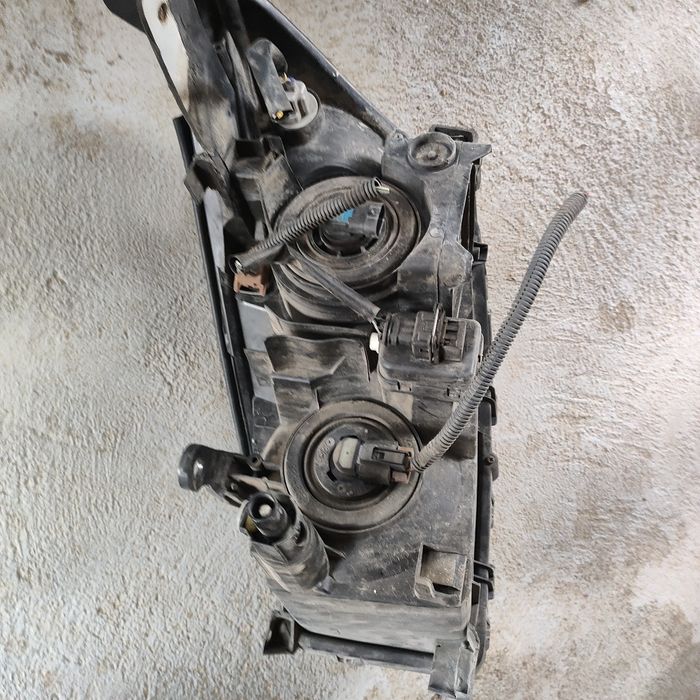 Фарове за Тойота Рав 4