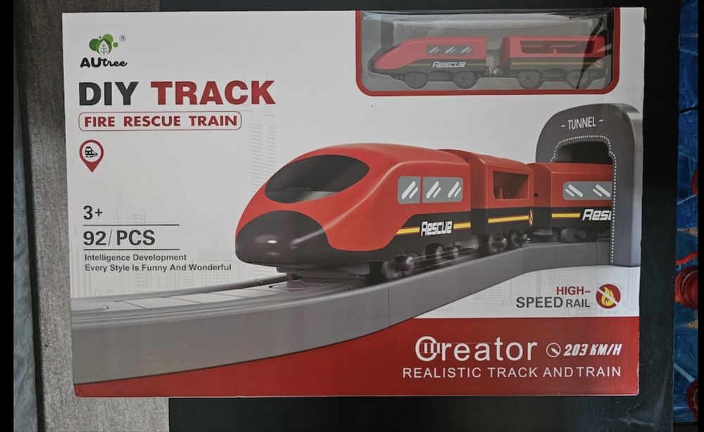 Circuit tren electric Mappy Police cu accesorii, 92 piese