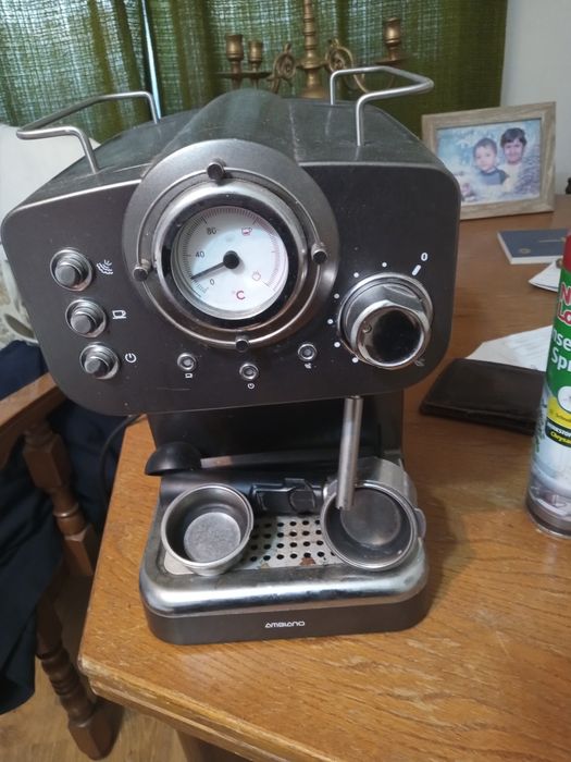 Mașină de cafea, aproape noua!