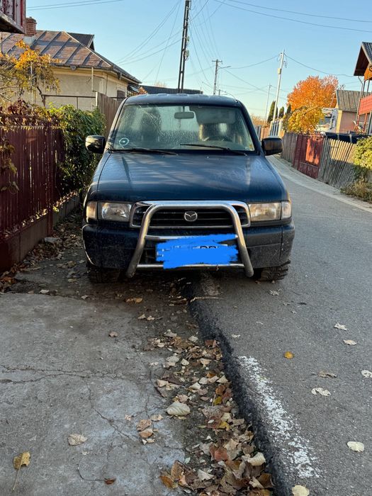 Mazda B 2500  4*4