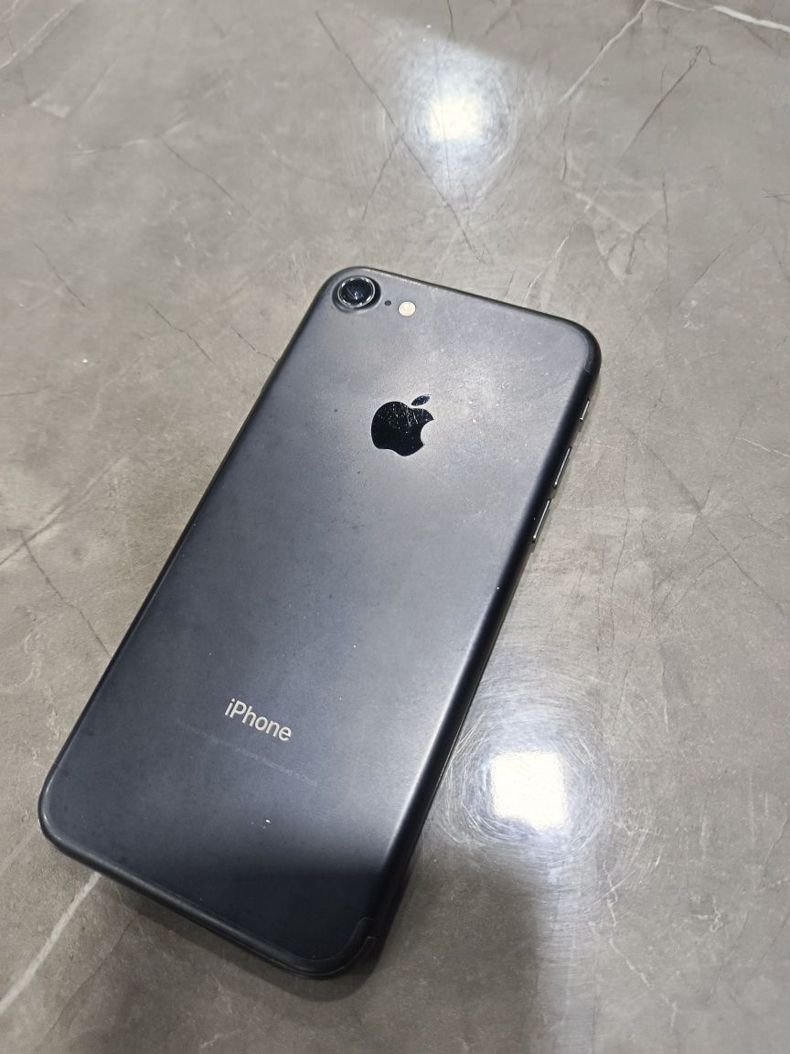 iphone 7  32GB srochni sotiladi