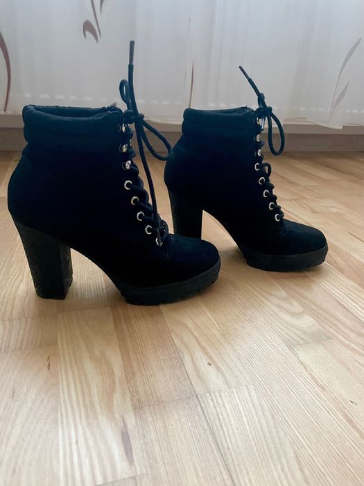 Botine de toamna/iarna negre cu toc marimea 37