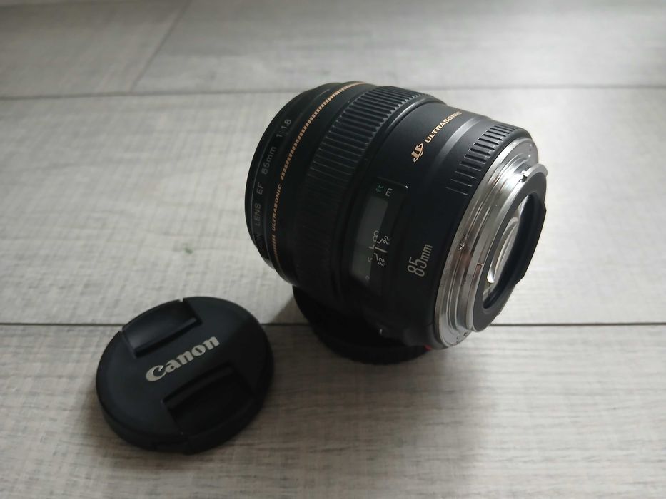 Obiectiv Canon EF 85 mm f/1.8