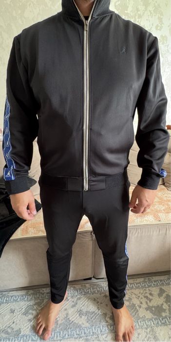 Продам мужской костюм тройка Кангол оригинал