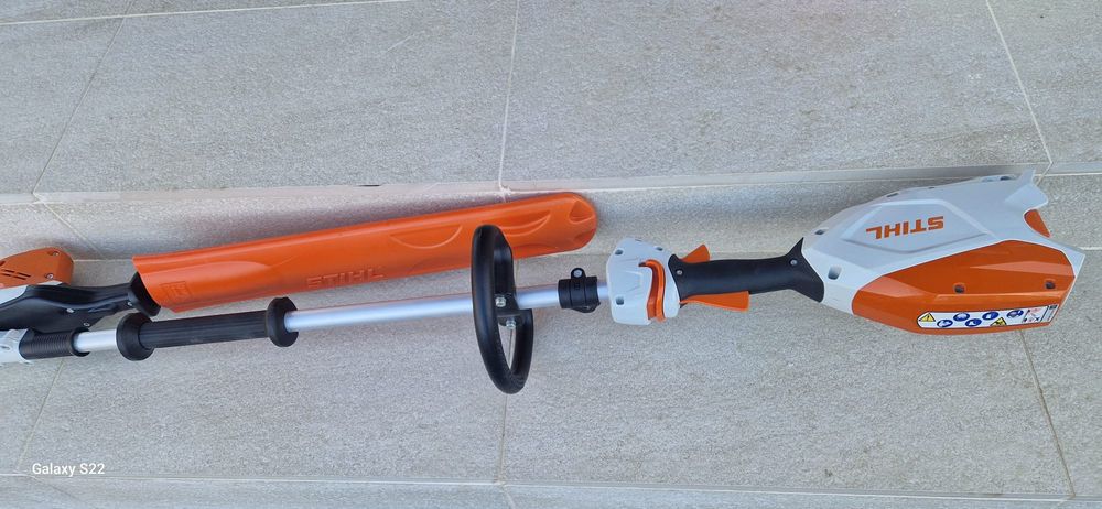Stihl foarfeca de tuns gard viu pe acumulator
