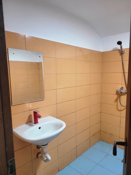 Inchiriere spațiu casă/cazare muncitori