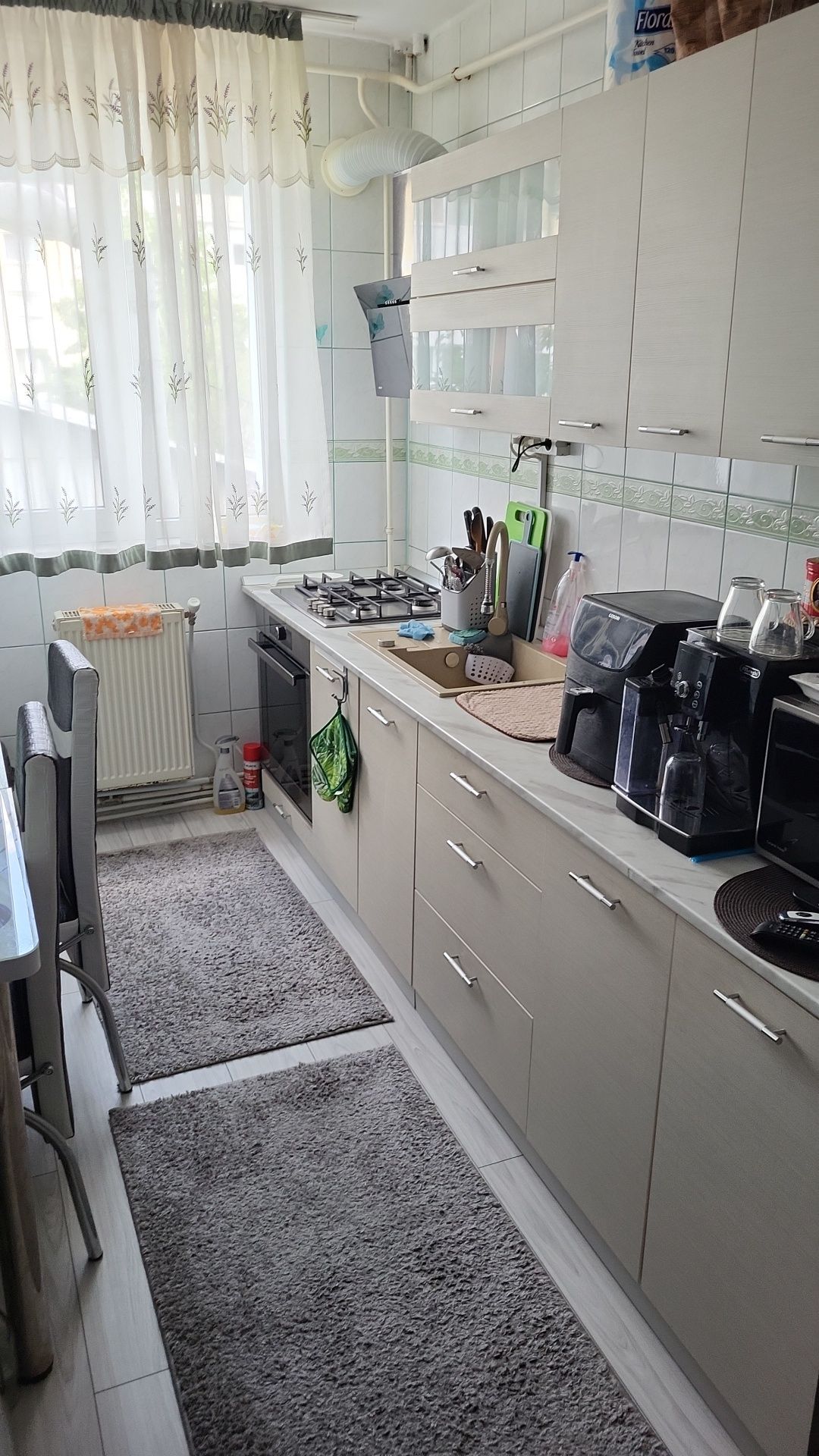 Vand apartament cu doua camere etaj 2