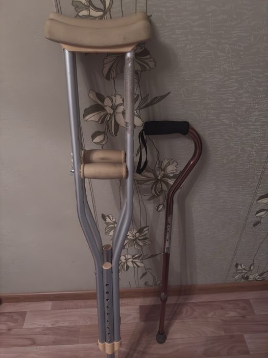 продам костыли+ палку