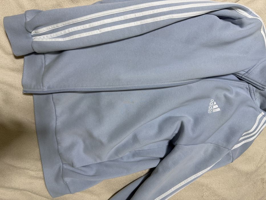 Trening adidass foarte frumoa