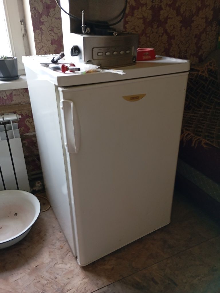 Холодильник Занусси, маленький, с морозилкой 30000